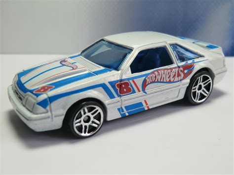 hot wheels 92 ford mustang